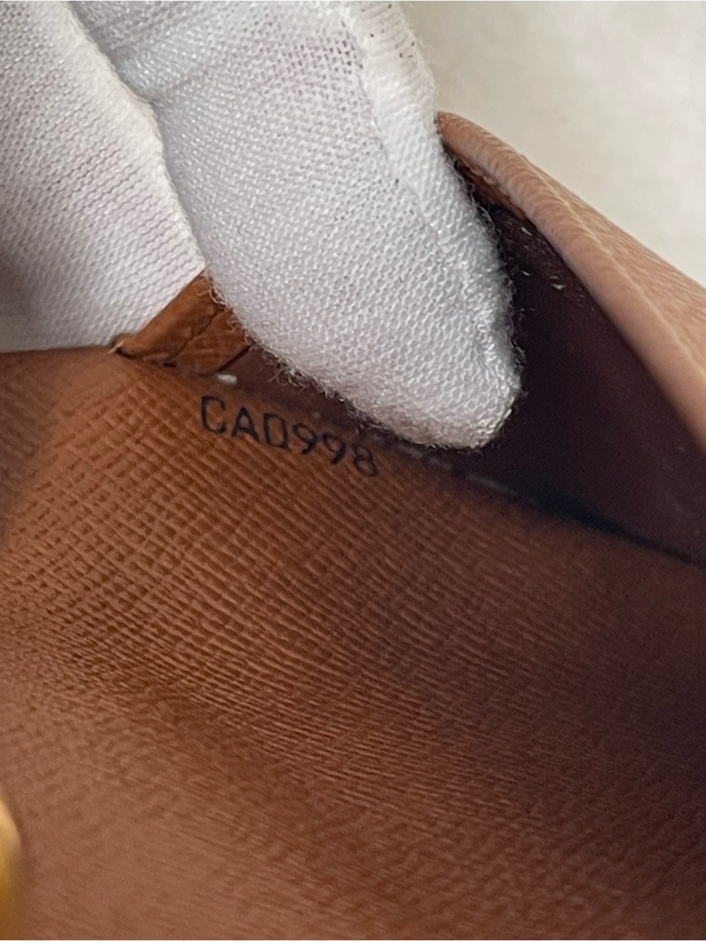 Louis Vuitton Brown and Gold Monogram Snap Agenda Cover PM size with Pen - Picture 9 of 16